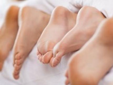 Неприятный запах ног: как избавиться?